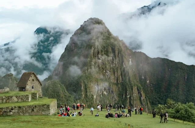 ONE DAY INCA TRAIL HIKE TO MACHU PICCHU
