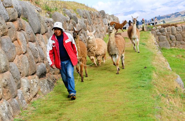 SACRED VALLEY OF THE INCAS FULL DAY TOUR FROM CUSCO