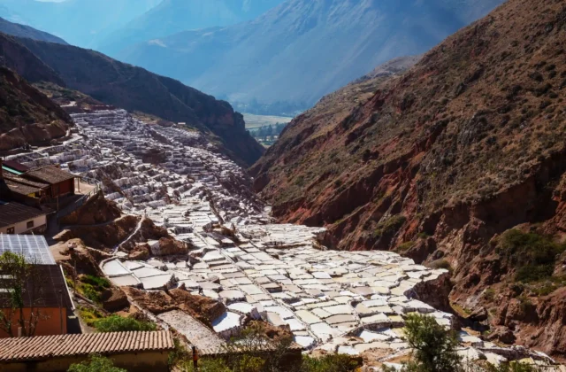 maras-salt-ponds-located-urubamba-peru (1)