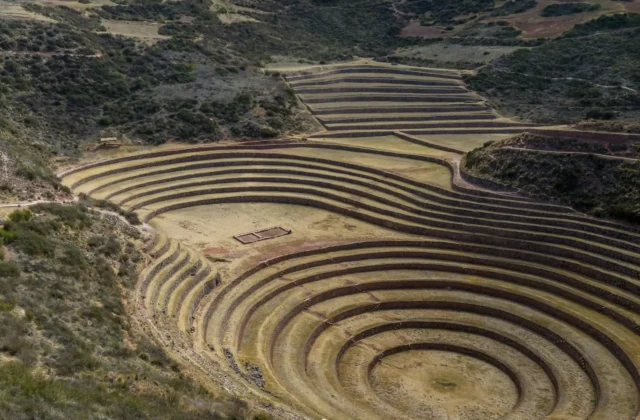 moray-archaeological-center-urubamba-cuzco-peru(5)
