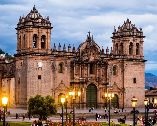 Cusco Churches Tour: Colonial Art, Baroque Altars and Inca Foundations