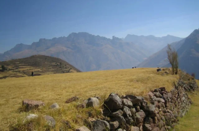 huchuy qosqo trek peru10