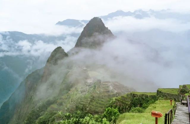 Machu Picchu By Car 3 Days / 2 Nights