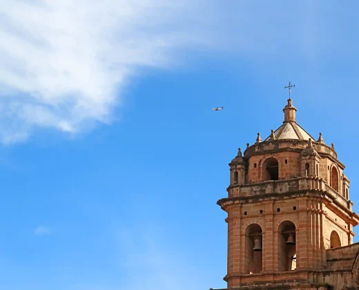 Cusco Churches Tour: Colonial Art, Baroque Altars and Inca Foundations