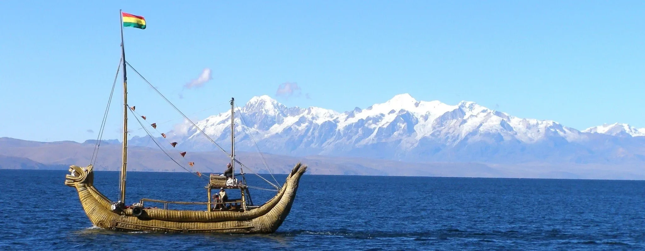 Lake Titicaca Tour: Uros Floating Islands and Taquile in One Day